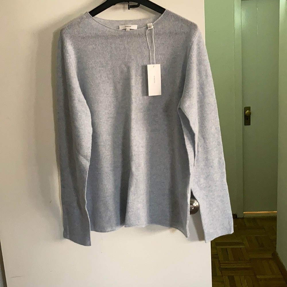 Vince 100% soft cashmere sweater brand new